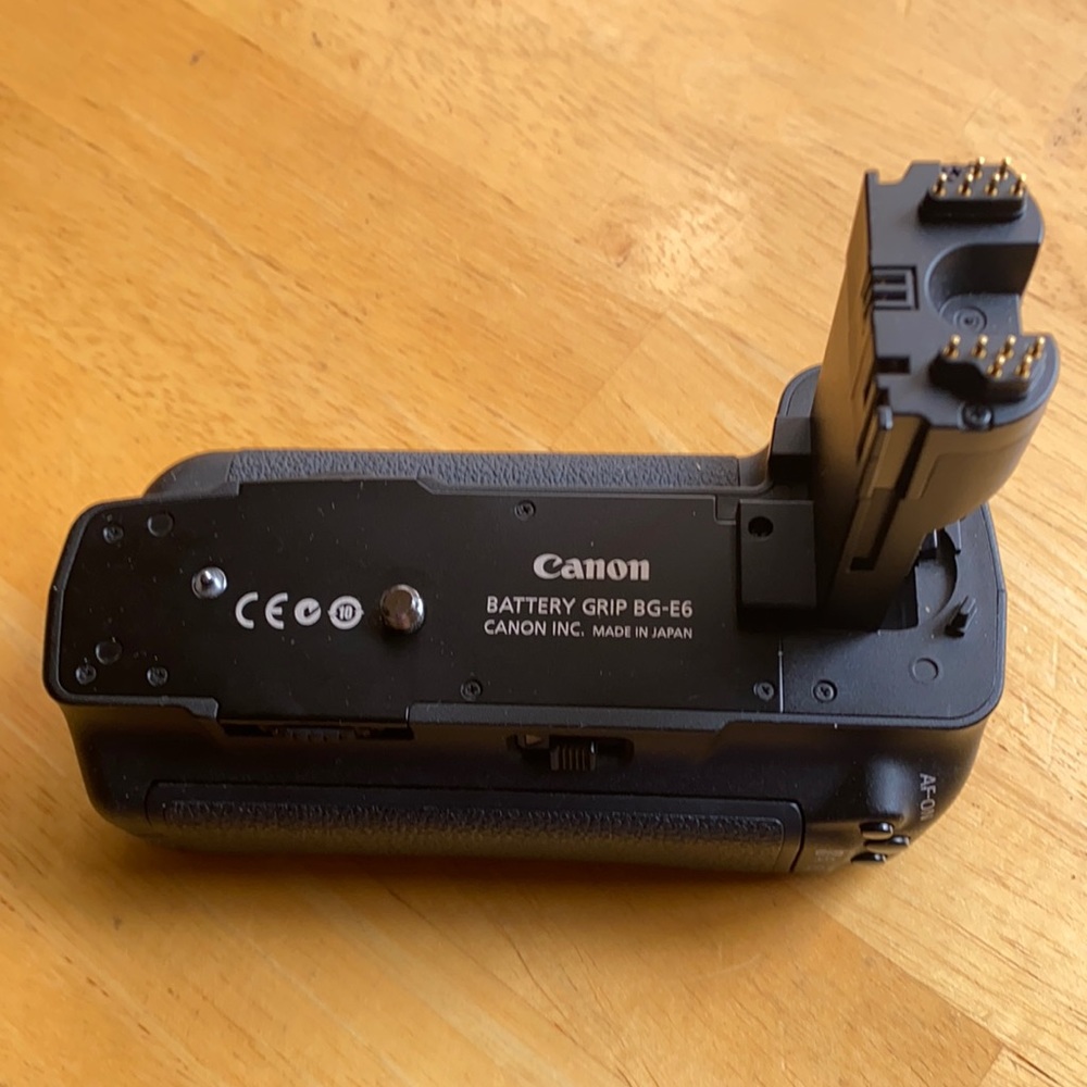 Canon battery grip BG-E6